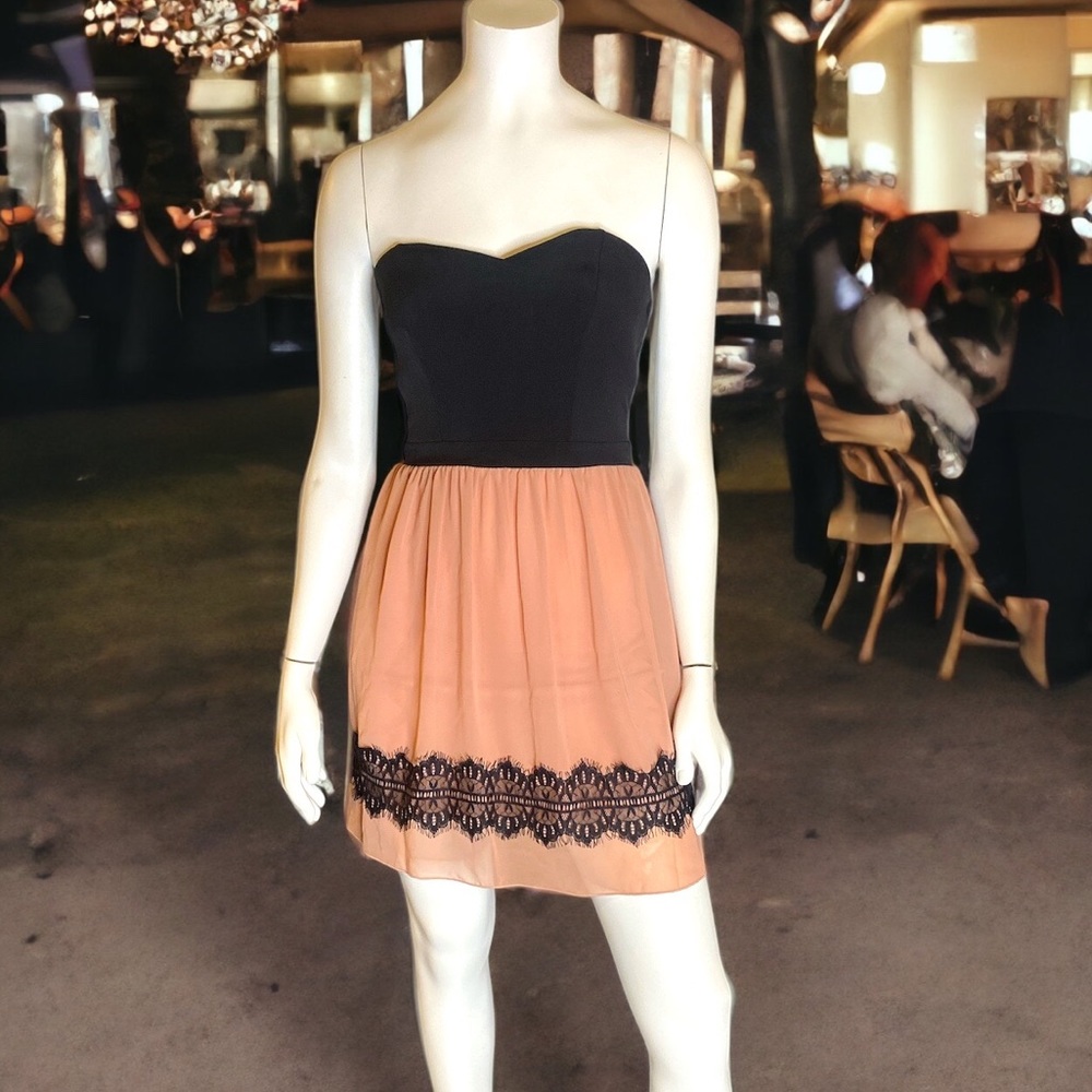 Sweet storm strapless mini dress small